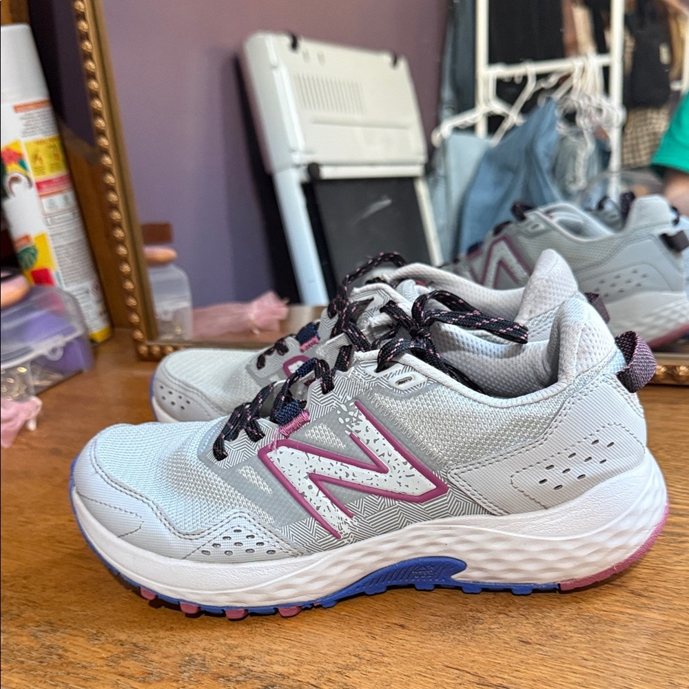 New Balance Women's Athletic Shoes in White and Pink